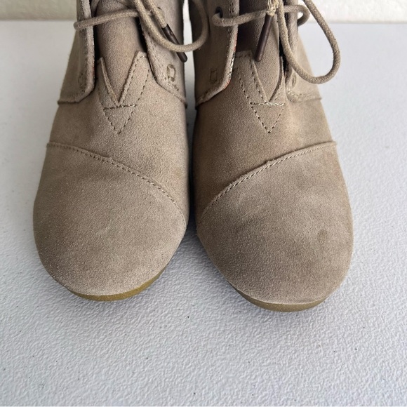 Toms desert suede booties ankle boots wedge tan size 8.5 woman’s - Picture 2 of 9